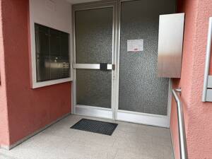 Achtung Kapitalanleger !! sanierte 2 Zi Wohnung in der Stadtmitte ab 1.12. frei!! optimal für WG´s – 97072 Würzburg – Vorschaubild 2