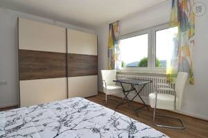Schönes WG-Zimmer mit Balkon am Hang des Tüllingerberges in Lörrach, möbliert – 79539 Lörrach – Vorschaubild 2