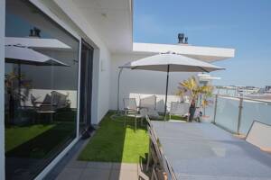 Genuss obenauf! Maisonette mit Dachterrasse, Luxus-EBK, ... und vielen weiteren Annehmlichkeiten! – 60438 Frankfurt am Main – Vorschaubild 9
