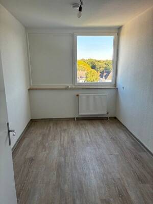 Helle 3-Zimmer-Wohnung mit Wand und Bodenbelag – 44357 Dortmund – Vorschaubild 4