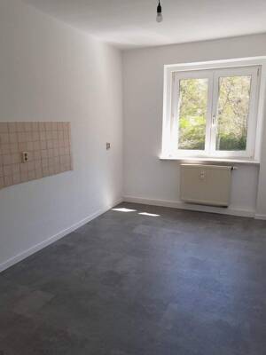 Wie wär's damit? Hübsche Zwei-Zimmer-Wohnung mit Balkon – 8527 Plauen – Vorschaubild 2
