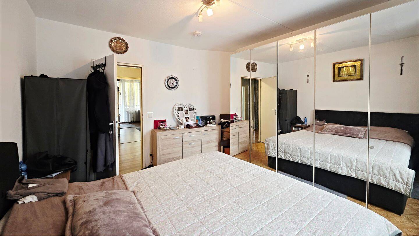Vermietete 4-Zimmer-Wohnung mit Westloggia und Fahrstuhl nur 300 Meter vom Kudamm! – Berlin – Vorschaubild 4