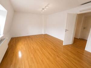Stilvolle 3,5-Zimmer-Wohnung im 2. Obergeschoss mit großzügigem Tageslichtbad und Klimaanlage – 46483 Wesel – Vorschaubild 5