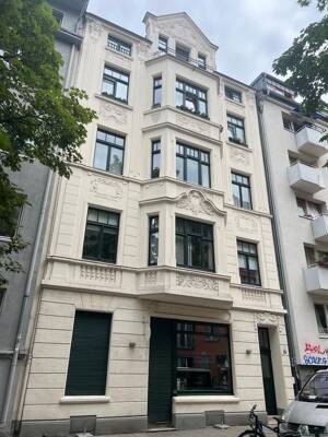 Südstadt ! Wohnen in einer Gründerzeitperle in Bestlage ! Charmante 2-Zimmer Erdgeschoßwohnung !