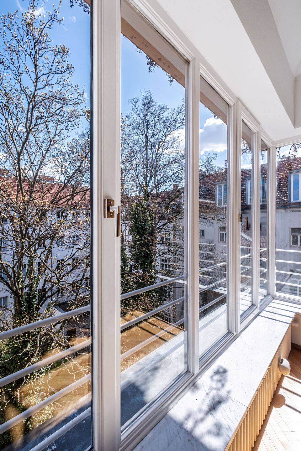 Stilvolle Galeriewohnung mit modernem Großstadtflair in der Spandauer Vorstadt – Berlin – Vorschaubild 3