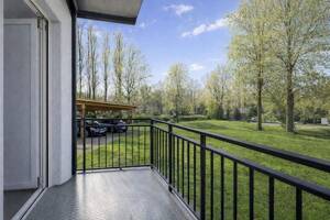 Stilvolles Stadtidyll auf zwei Ebenen mit Balkon, Gartenanteil & energieeffizientem Komfort – 10439 Berlin – Vorschaubild 5