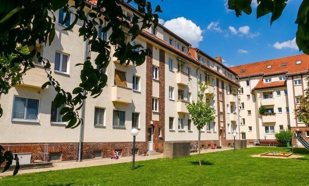 Gemütliche 2-Raum-Wohnung mit Tageslichtbad – Erfurt – Vorschaubild 2