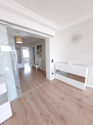 Top Wohnung / neues Vollbad/ EBK/ Fußbodenheizung/ Garage / 2 Balkone/ möbliert/ lichtdurchflutet / ab 01.10.2026 frei – 22041 Hamburg – Vorschaubild 5