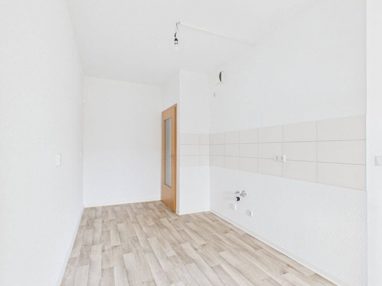 Neusanierte Wohnung mit Dusche und Wanne auf dem südlichen Sonnberg – Chemnitz – Vorschaubild 6