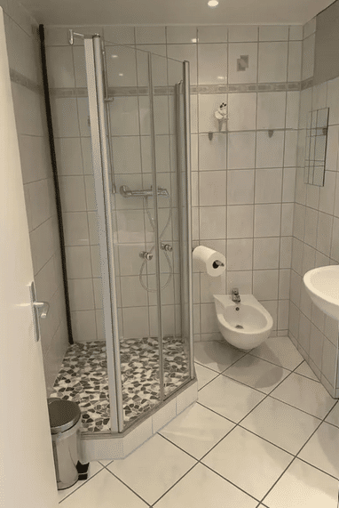 Bezugsfreie 3-Zimmer-Wohnung mit Aufzug, Balkonblick & 2 Garagen optional – Hannover – Vorschaubild 6