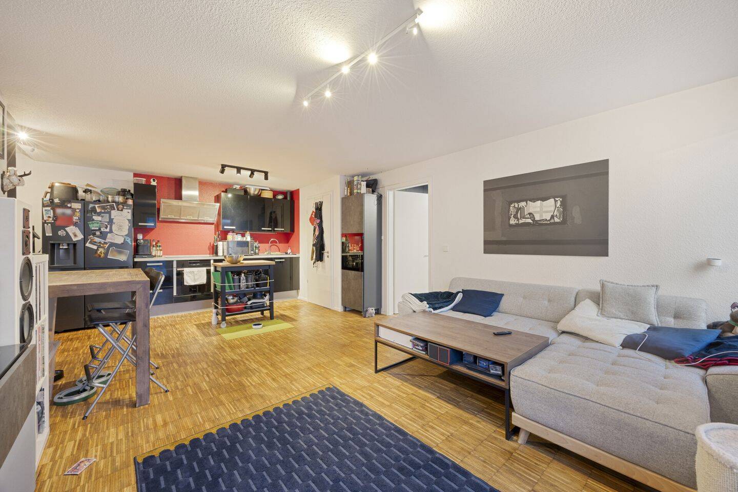Junge 2-Zimmer-Wohnung mit moderner Ausstattung und Tiefgaragenstellplatz in Kalk. – Köln – Vorschaubild 4