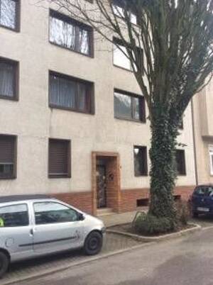 Klasse 2,5-Zimmer-Wohnung mit Balkon!