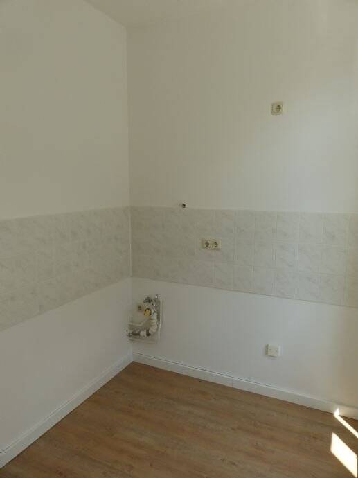 Hübsche helle 2-Raum-Single-Wohnung mit Küche und Glasfaseranschluss! – Chemnitz – Vorschaubild 5
