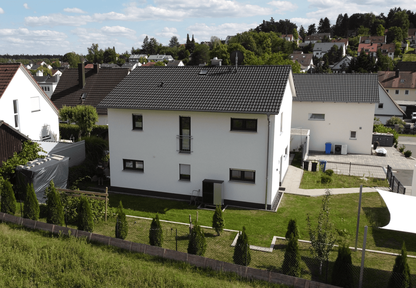 Neuwertiges Einfamilienhaus (Bj. 2021) mit PV-Anlage, Batteriespeicher & hochwertiger Ausstattung – Nürnberg – Vorschaubild 5