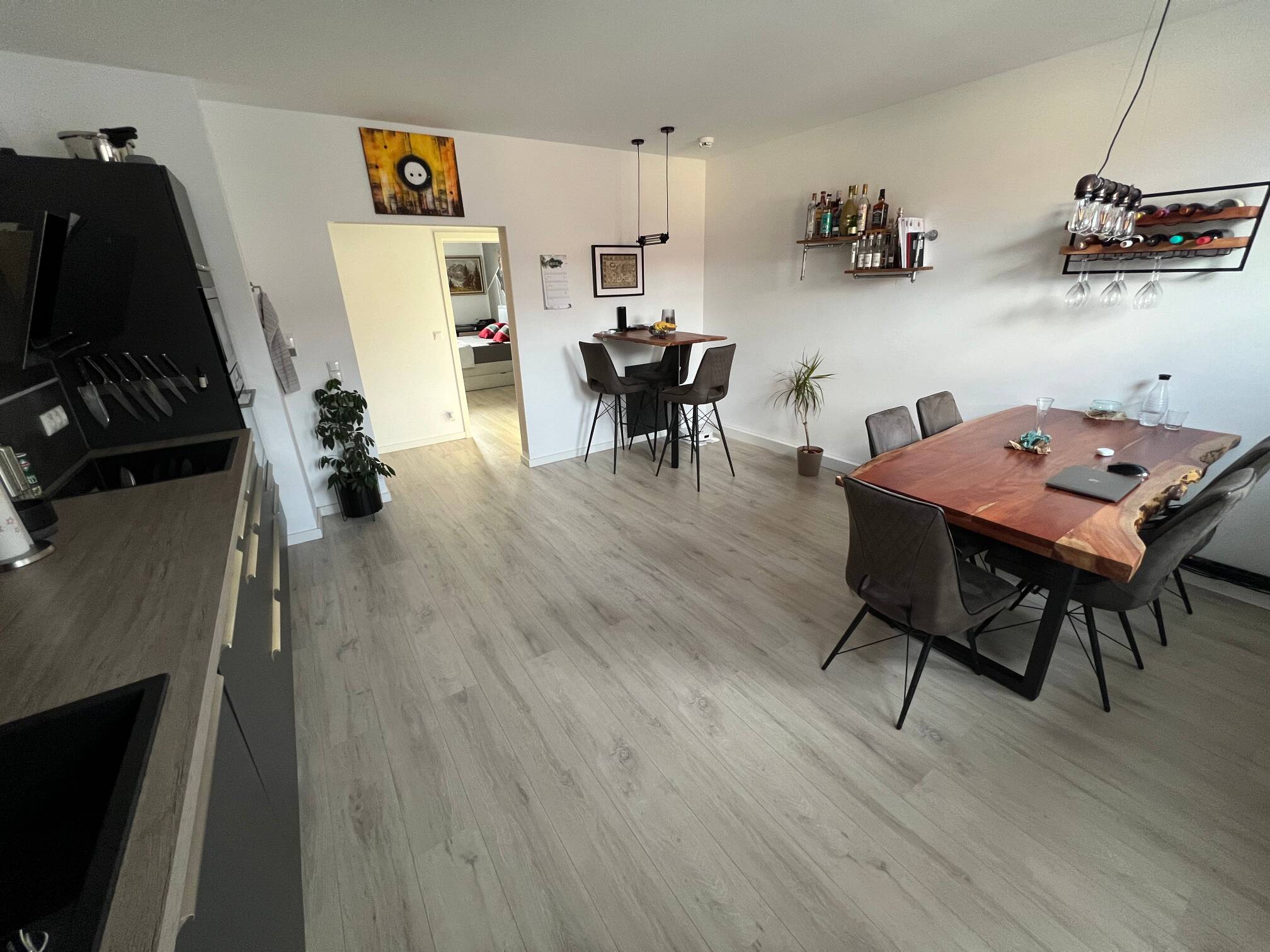 Stilvolle, gepflegte 2,5-Zimmer-Wohnung mit gehobener Innenausstattung mit EBK in Nürnberg – Nürnberg – Vorschaubild 2