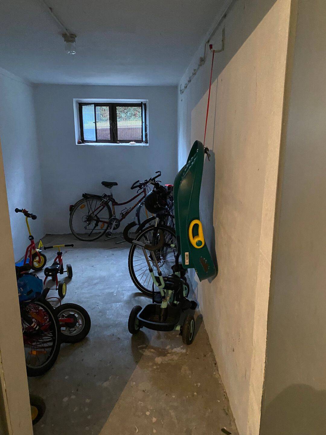 Helle 3,5-Zimmer-Wohnung in Asperg – 2 Balkone, Einbauküche, 5 Min. zur S-Bahn – Asperg – Vorschaubild 8