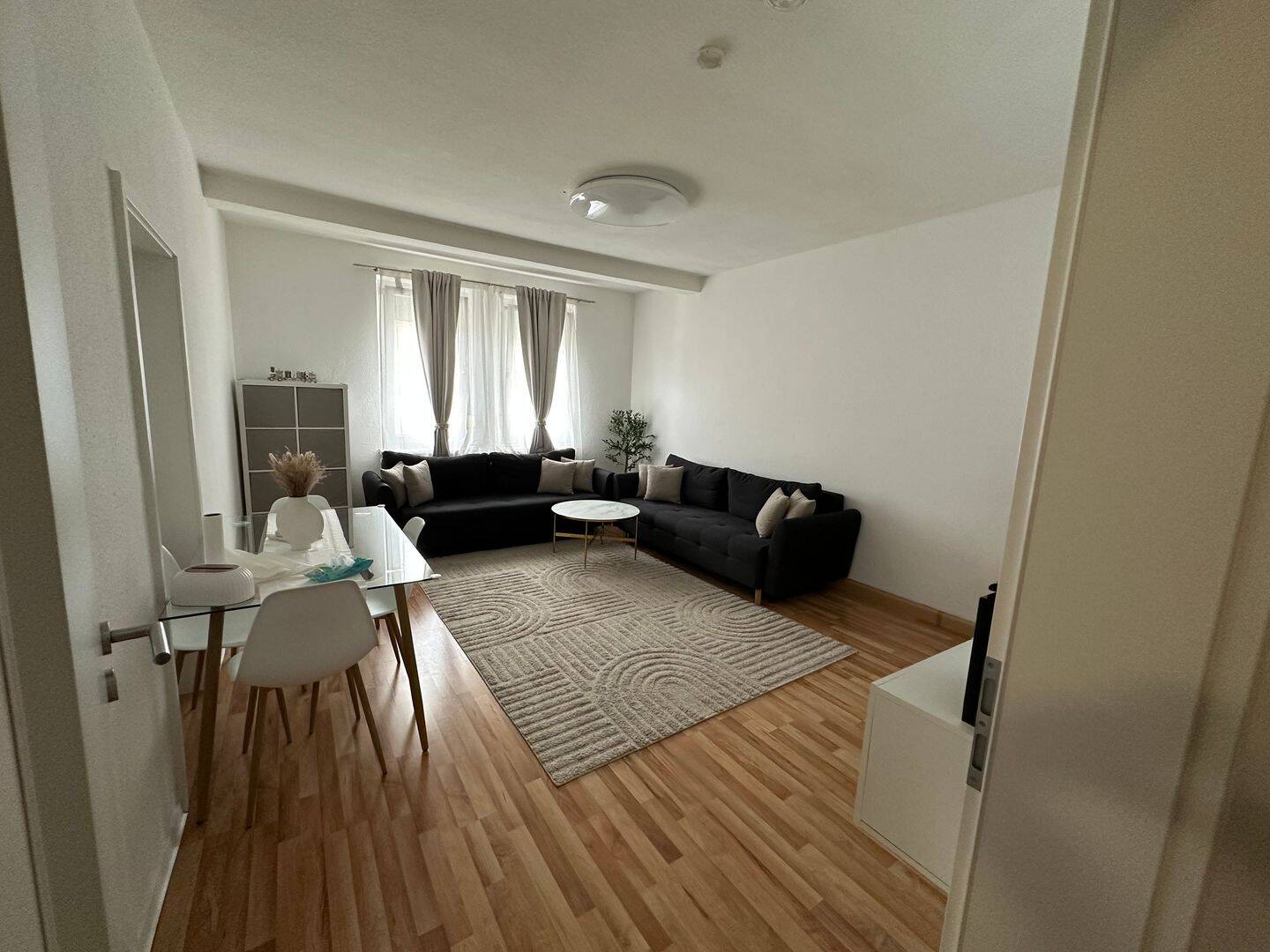 Ab 01.09.: Geräumige 2-Zimmer-Wohnung, verkehrsgünstig gelegen in Gleißhammer! – Nürnberg – Vorschaubild 3