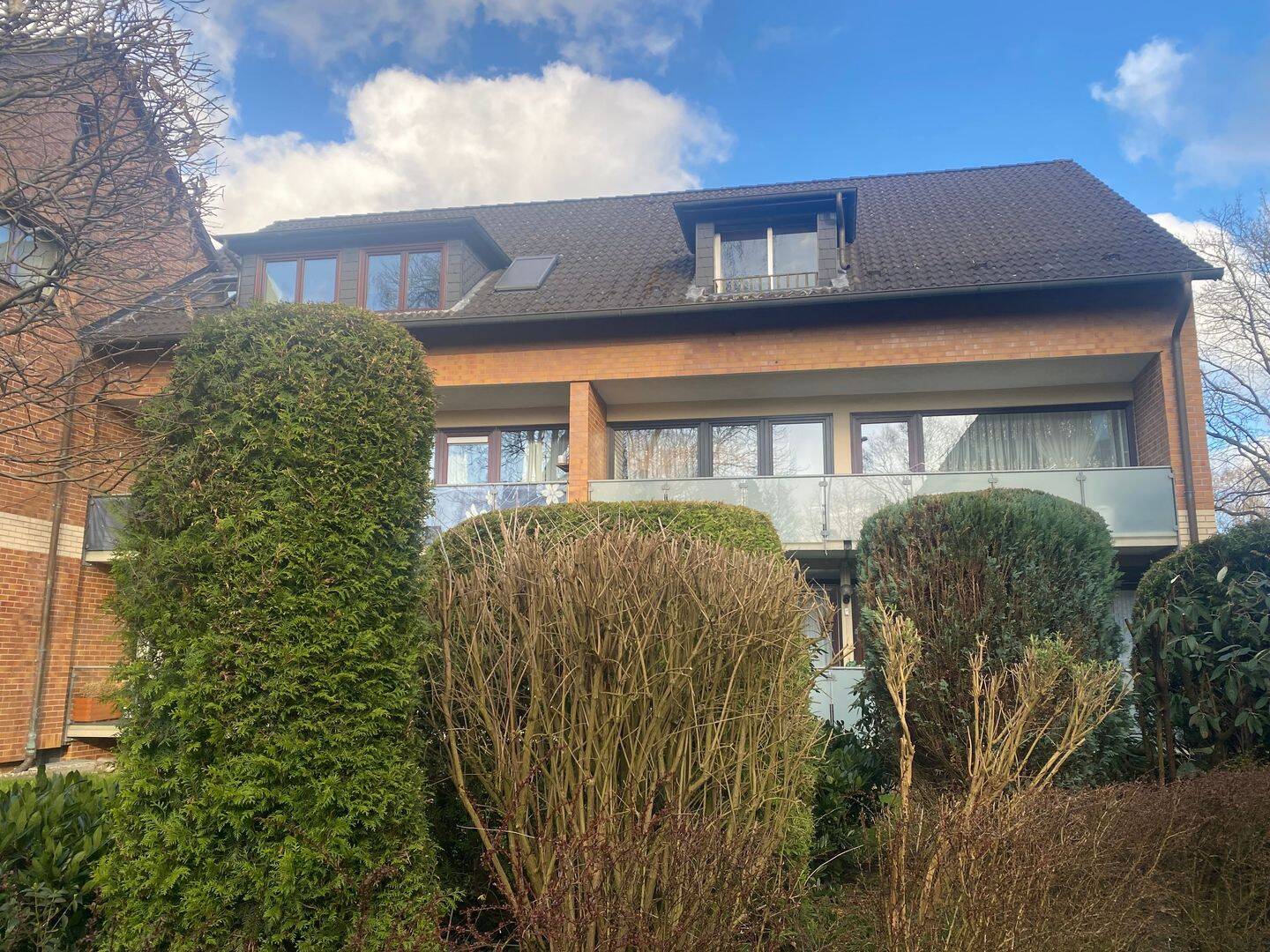 Komplett renovierte 3-Zimmer-Dachgeschoss-Wohnung zu verkaufen – Hamburg – Vorschaubild 2