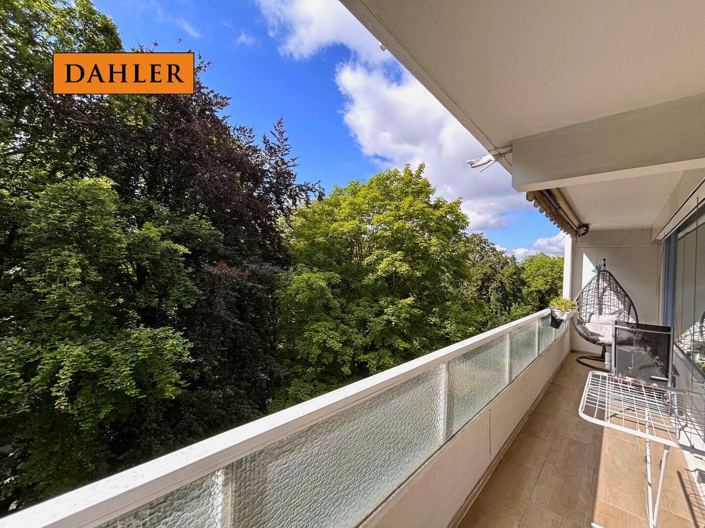 Äußerst zentrale 4-Zimmer-Wohnung mit Tiefgarage und Balkon – Augsburg – Vorschaubild 4