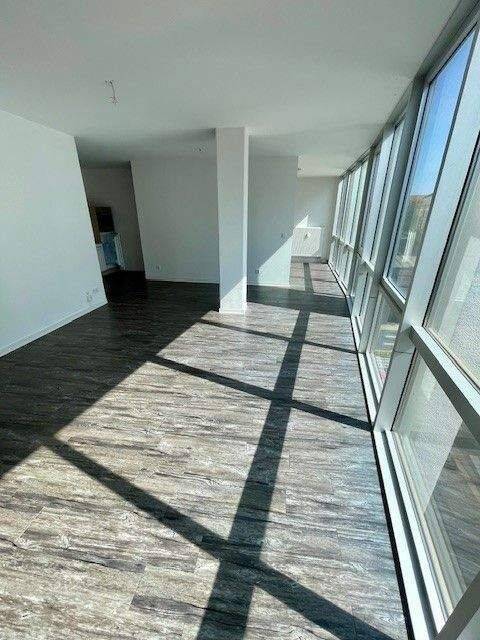 Lichtdurchflutete 1,5 Zimmer Wohnung mit Einbauküche in Stadtfeld frei werdend.