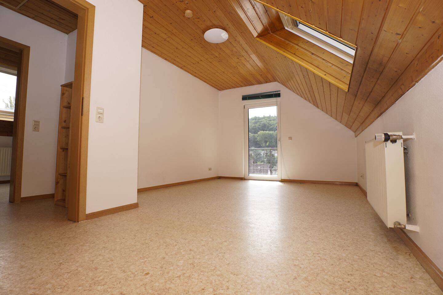 EFH in ruhiger Lage mit Terrasse, Balkon und Garage – Mittelbrunn – Vorschaubild 7