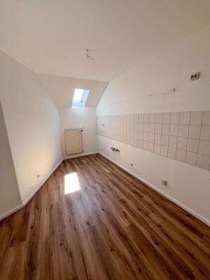 JUNGE PÄRCHEN AUFGEPASST! (stadtnahe) 3 Zimmer-DG-Wohnung sucht neue Mieter – 99089 Erfurt – Vorschaubild 8