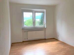 Helle 2-Zi. Wohnung mit Balkon in Erlangen nahe Siemens Campus / Wohnung kaufen – 91058 Erlangen – Vorschaubild 2