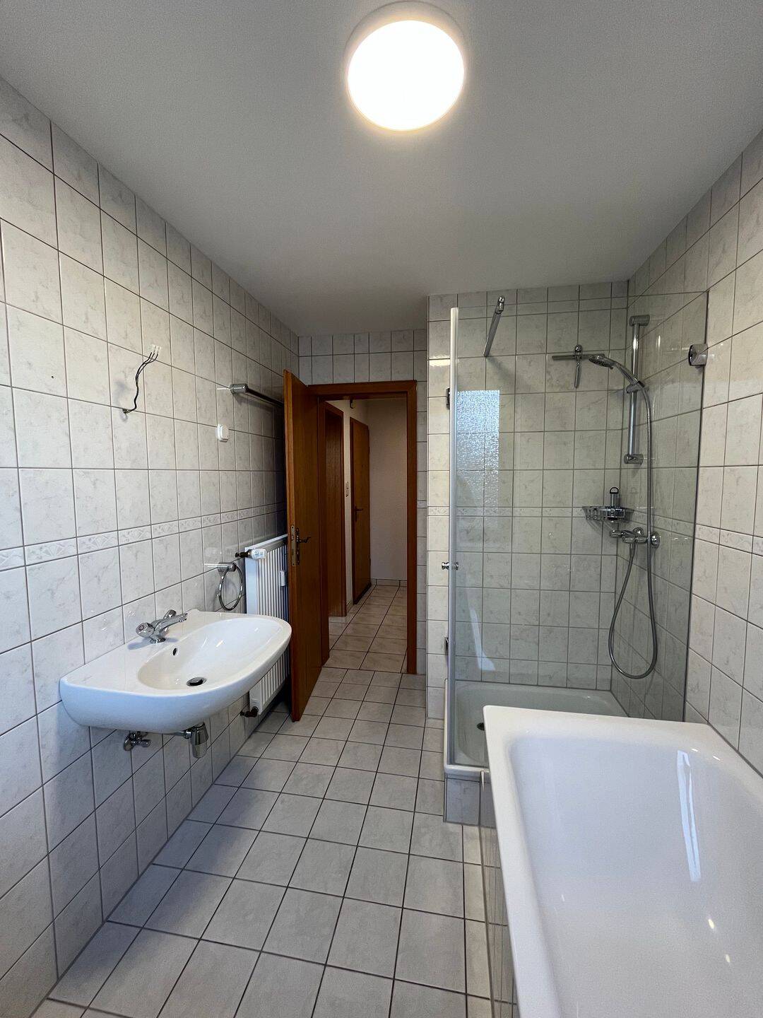 Helle, lichdurchflutete und moderne Dachgeschosswohnung in Sterkrade – Oberhausen – Vorschaubild 2