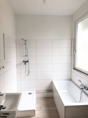 *** Modernisierte 3-Zi-Wohnung in beliebter Lage von Essen - Holsterhausen *** – 45147 Essen – Vorschaubild 1