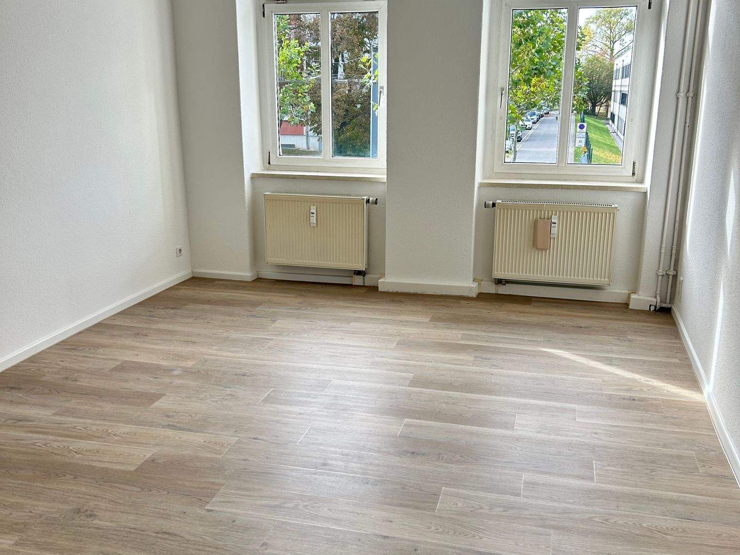 +++NEU RENOVIERTE WOHNUNG MIT EBK UND ZWEI BALKONE IN DIREKTER UNI-NÄHE+++ – Chemnitz – Vorschaubild 9