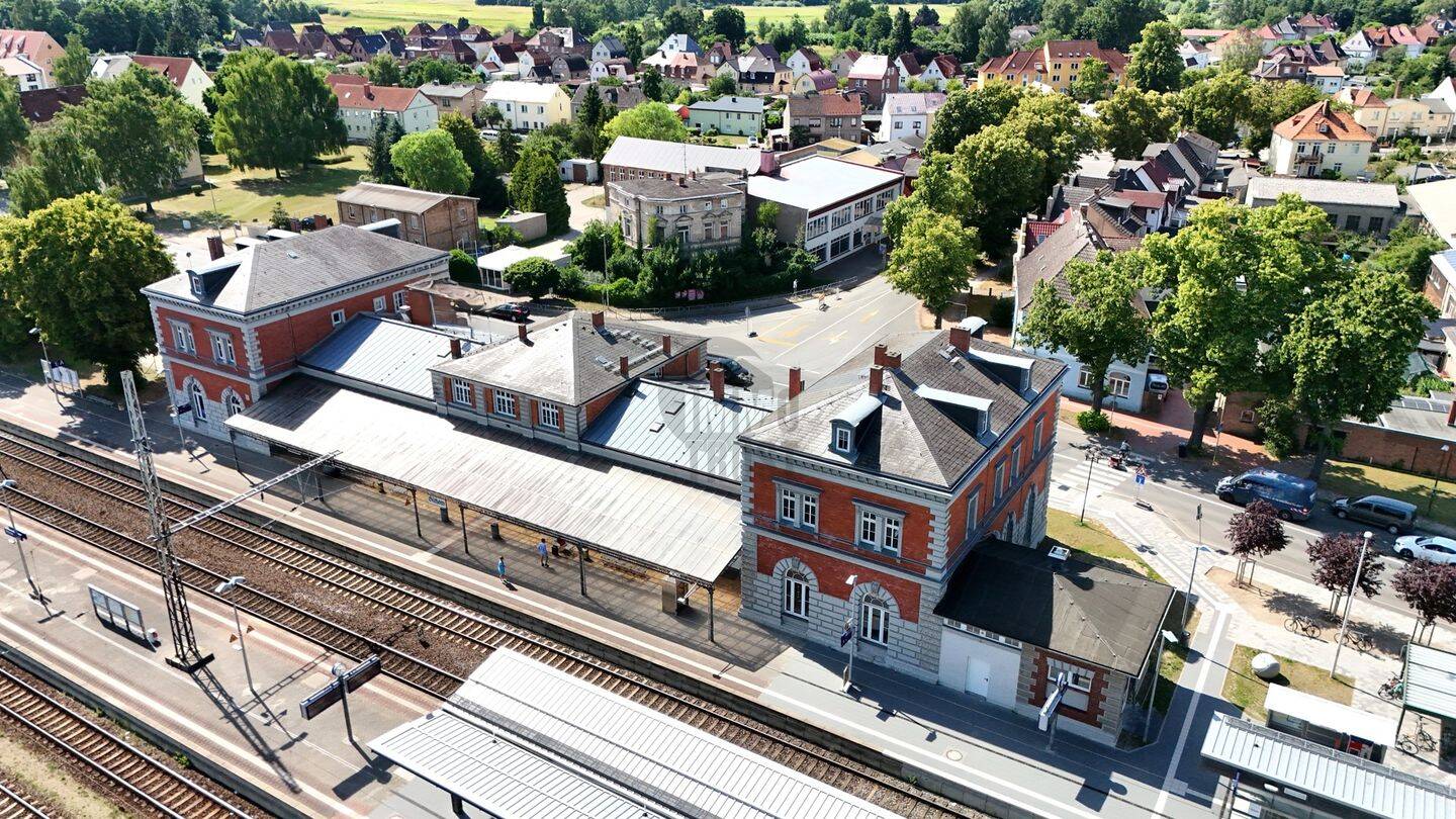 DER BAHNHOF BÜTZOW: WO HISTORISCHE ARCHITEKTUR AUF DIE RENDITE DER ZUKUNFT TRIFFT – Bützow – Vorschaubild 5