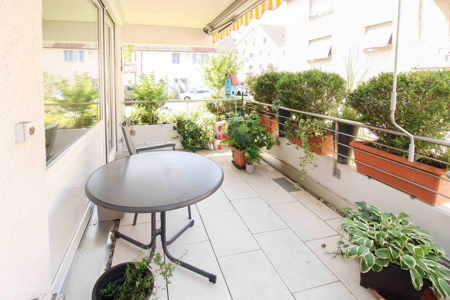 Urban Wohnen in zentraler Lage: 4 Zi-WHG mit großen Balkon und TG-Stellplatz – Reutlingen – Bild 1 von 9