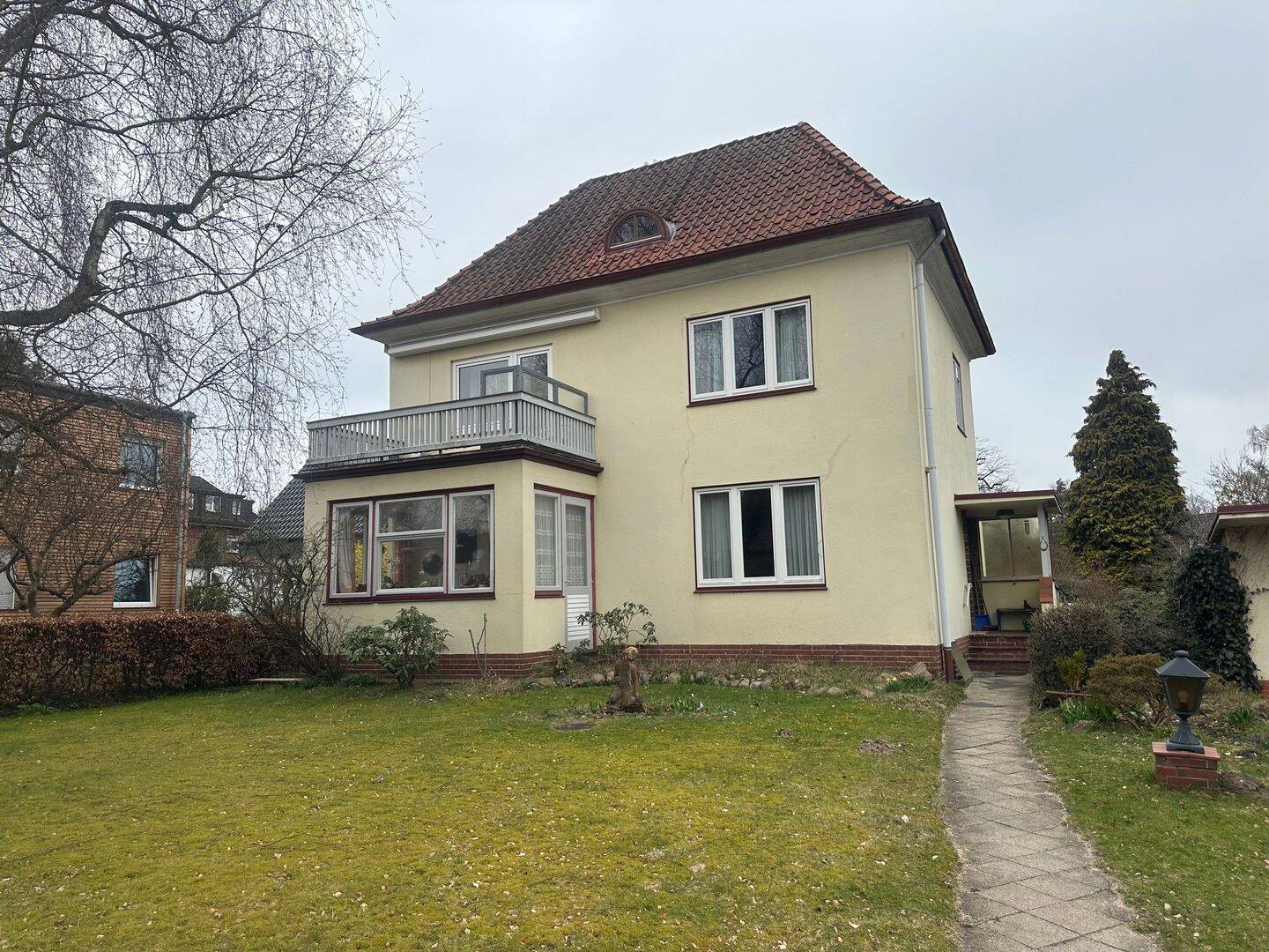 schöne 6 Zimmer Villa mit Bauplatz in Reinbek-Stadt – Reinbek – Bild 1 von 9
