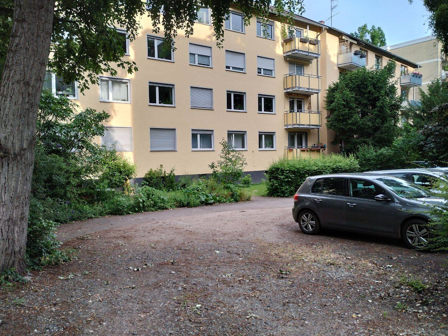 Schöne 4-Zimmer-Wohnung mit Balkon im Nordend – Frankfurt am Main – Vorschaubild 9