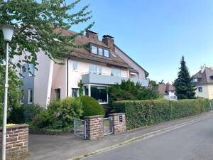 Großzügige Eigentumswohnung in Harleshausen in exponierter Lage Nähe Seebergstraße, 3 ZKB, 2 Balkone, Garage, begehbarer Kleiderschrank, Gäste WC – 34128 Kassel – Vorschaubild 2