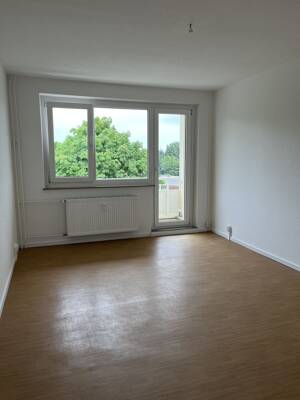 Arnold-Zweig-Straße 150, 3.OG rechts