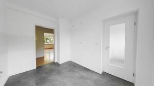 Leerstehende 2,5 Zimmerwohnung! Loggia! Tageslichtbad! Badewanne! – 1277 Dresden – Vorschaubild 6
