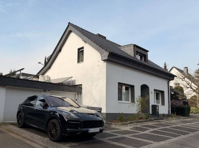 Frisch Isoliert mit Solaranlage, Speicher und Wallbox, Doppelgarage, Sauna,Pool mit Kollektoren, in Ohligs Grenze Hilden – Solingen – Vorschaubild 6