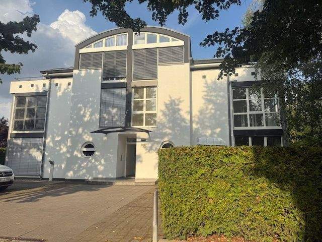 6 Zimmer-Maisonette-Wohnung mit 2 Terrassen, Einbauküche, eigenem Garten (250m²), Stellplatz – Berlin – Bild 1 von 9