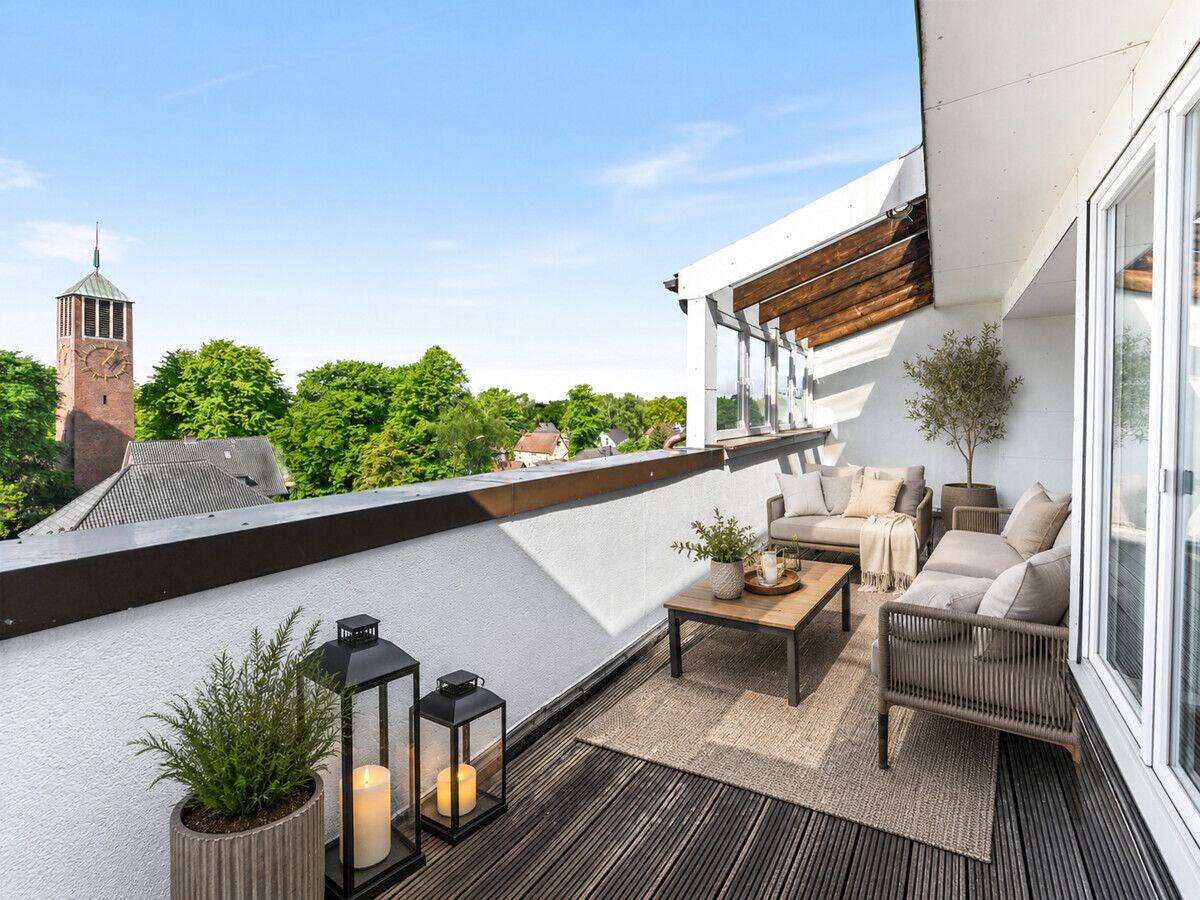 Ein Zuhause über den Dächern- hell, offen und mit zwei Dachterrassen – 22547 Hamburg – Bild 1 von 9