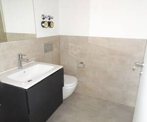 Modern & Charmant: 2 Zimmer + Süd-West-Balkon, Einbauküche, Neubauausstattung, Walk-In-Dusche,Aufzug – 60528 Frankfurt am Main – Vorschaubild 4
