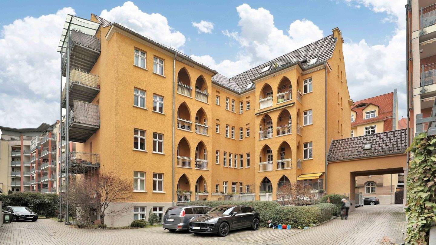 Altbauperle mit Seltenheitswert: Großzügige 8 Zimmer und unverwechselbarer Charakter – Fürth – Vorschaubild 3