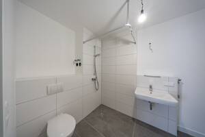 Familienwohnung mit Fußbodenheizung im Erstbezug / WBS 220 – 13599 Berlin – Vorschaubild 9