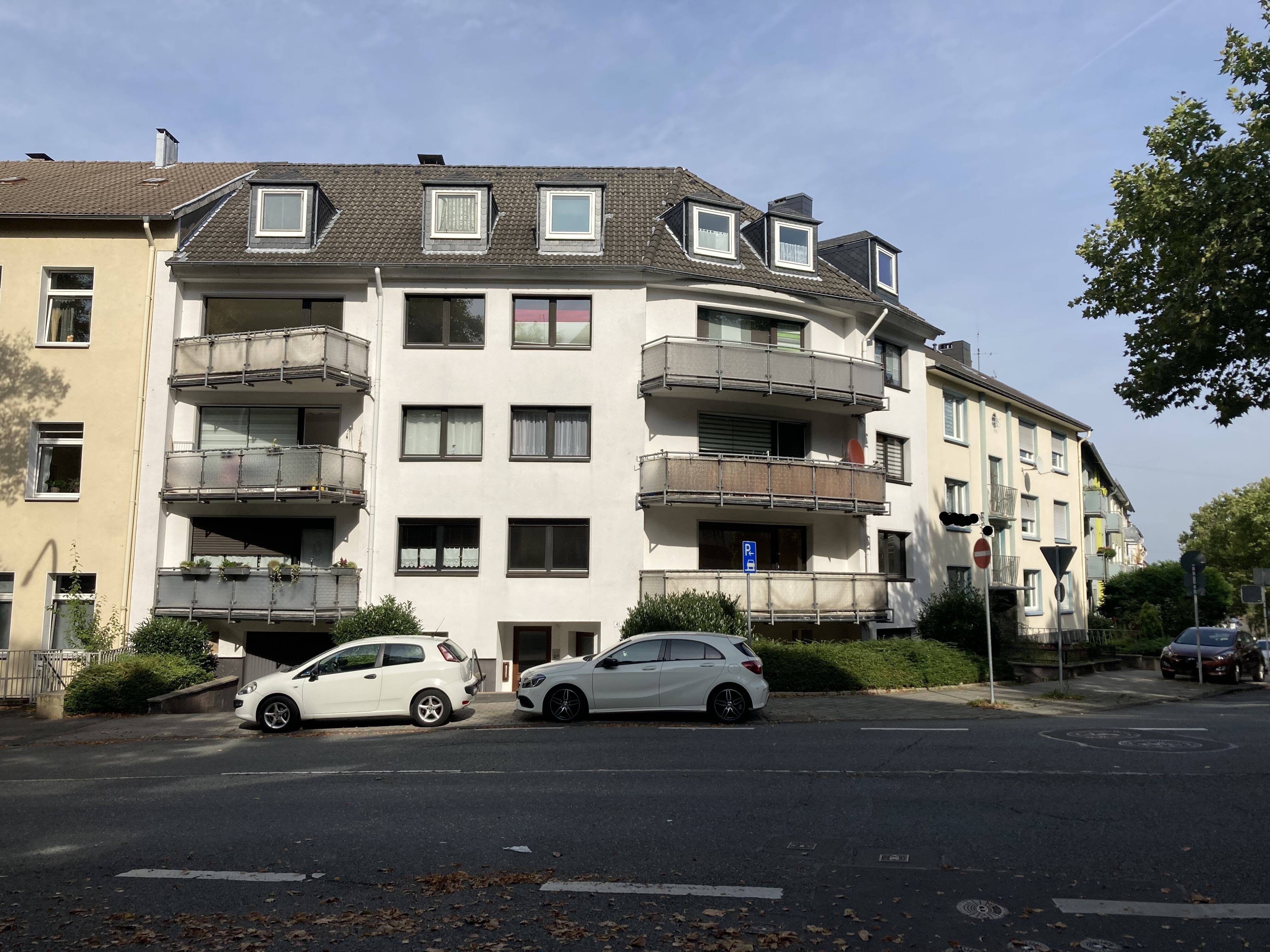 Mehrfamilienhaus mit Potential Nähe Barmer Anlagen – Wuppertal – Bild 1 von 9