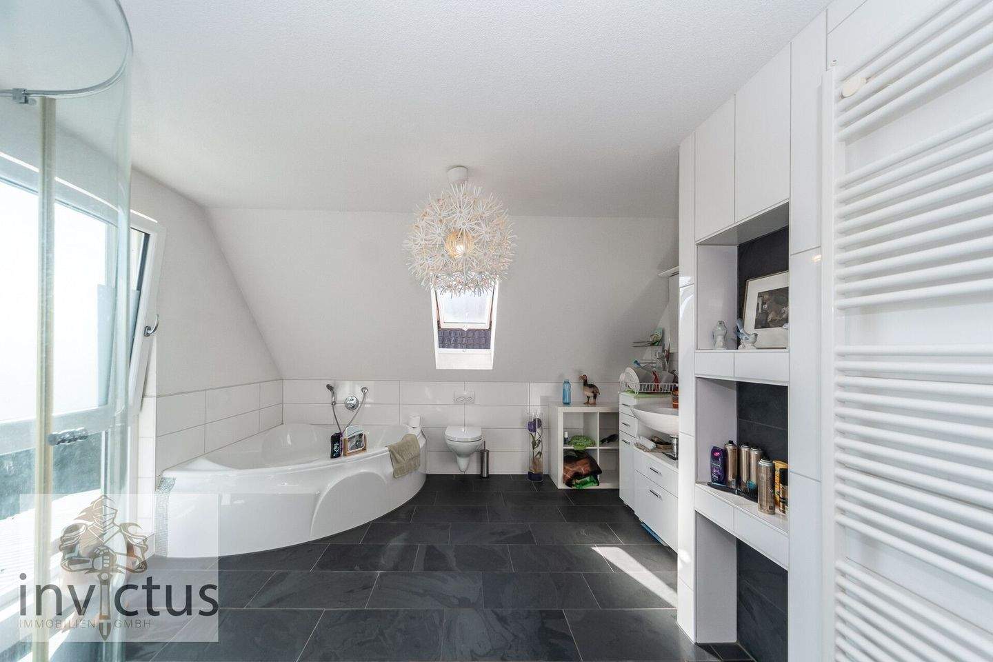 Dreifamilienhaus mit großem Garten, Terrasse u. Loggia! Wohnen und Vermieten unter einem Dach. – Heilbronn – Vorschaubild 9
