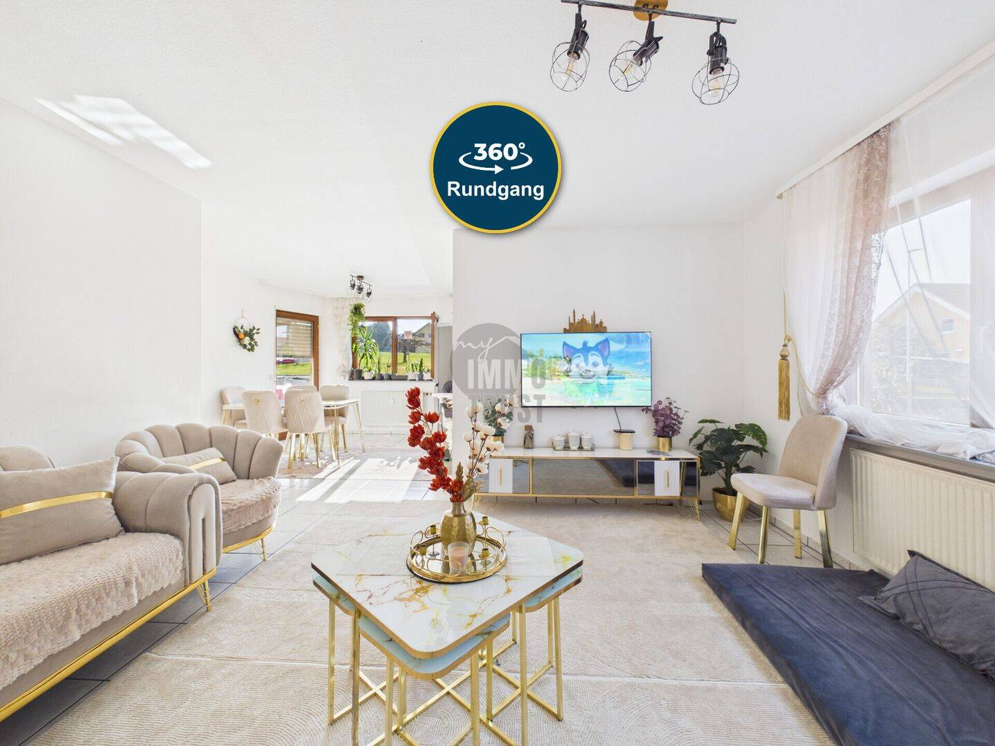 DREIFAMILIENHAUS MIT TEILUNGSERKLÄRUNG - CA. 5 % SOLLRENDITE & 3 GARAGEN!