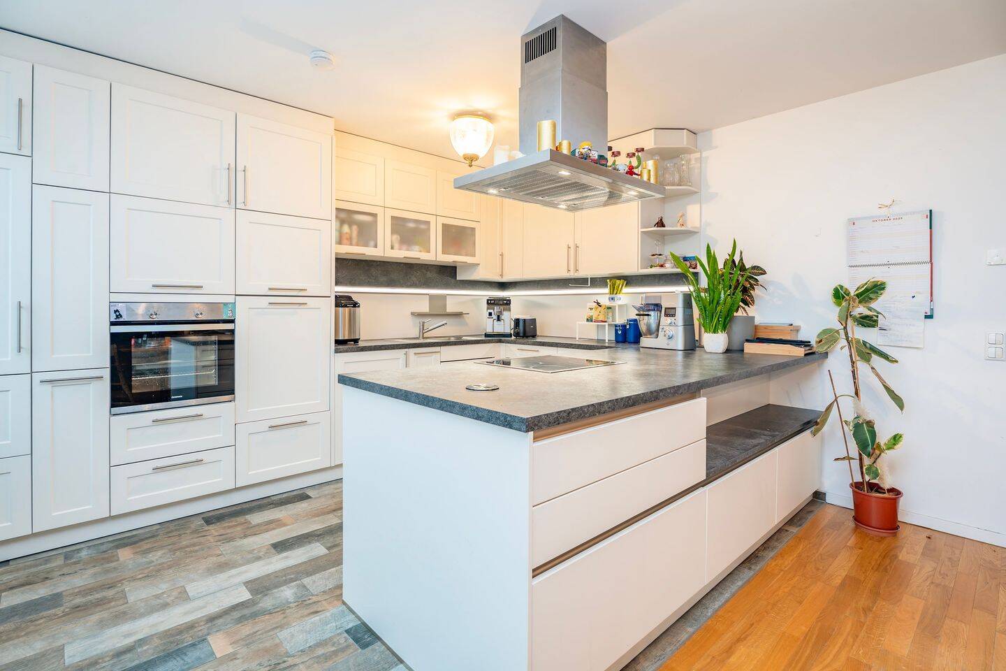 Exklusives Penthouse zzgl. Stellplatz in Gartenvilla im ruhigen Heinersdorf – Berlin – Vorschaubild 3