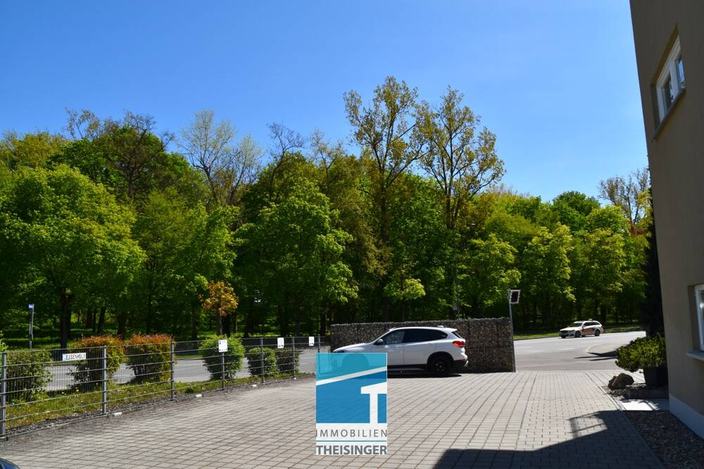 Altstadtnah!! Helle, neuwertige 2 Zimmer-Obergeschoss-Wohnung in Ingolstadt m. Lift und Tiefgarage!! – Ingolstadt – Vorschaubild 2