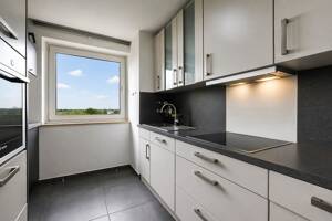 AIGNER- Attraktive 3-Zimmer-Wohnung mit Wintergarten und Seeblick in Feldmoching – 80995 München – Vorschaubild 2