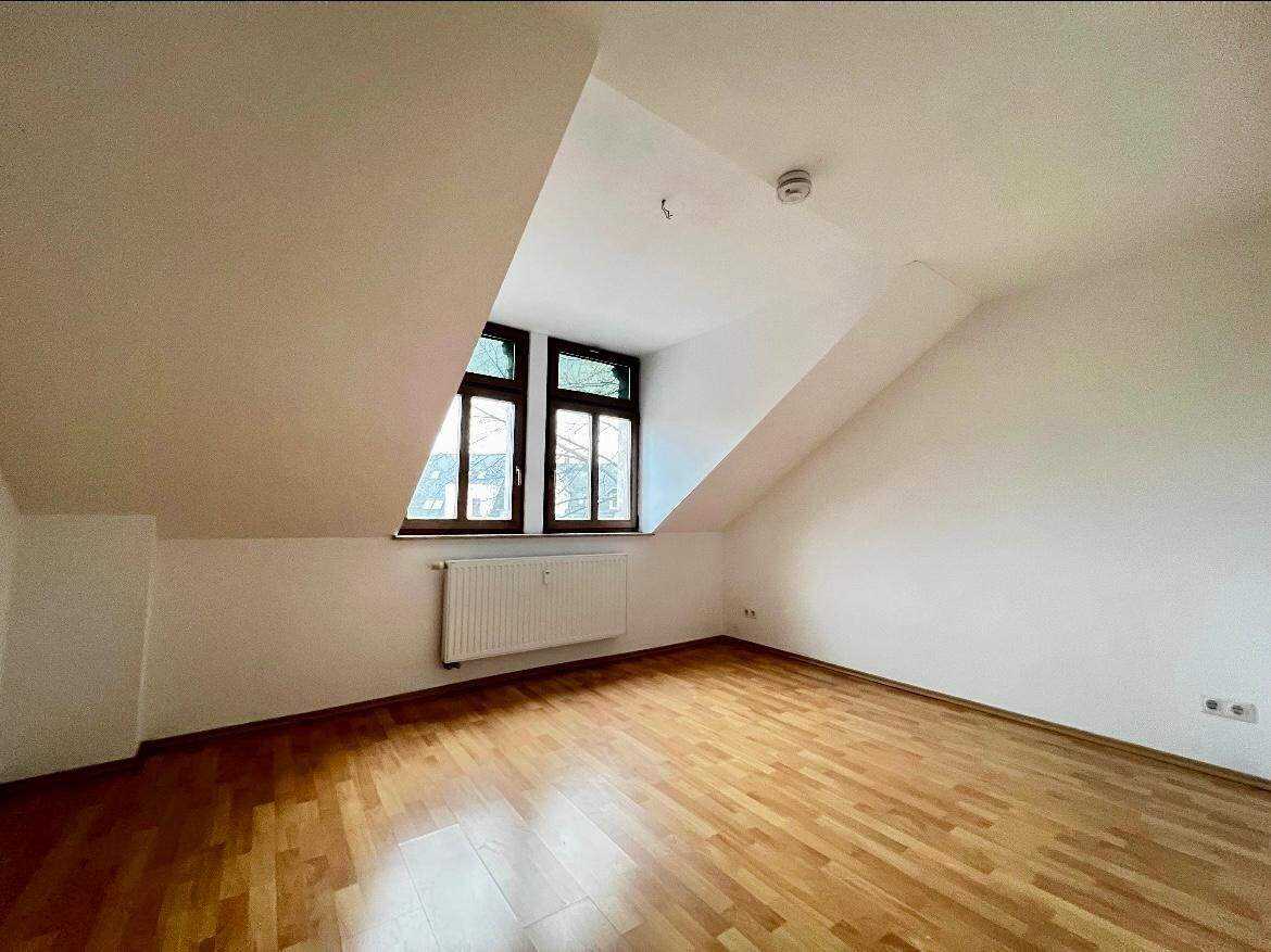 *** Hübsche Dachgeschosswohnung im Schlossviertel von Chemnitz zu vermieten *** – Chemnitz – Vorschaubild 2